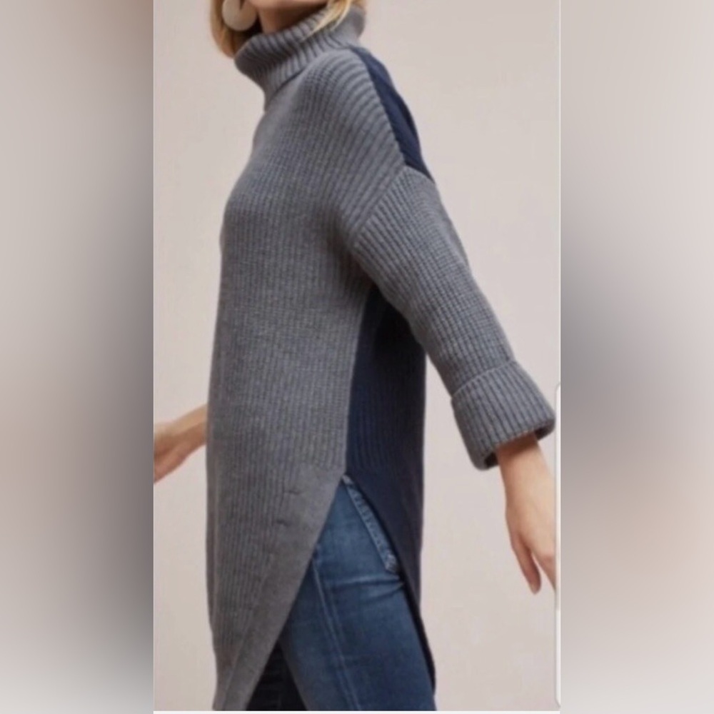 Anthropology Moth Oversized Tunic
Turtleneck Sweater Medium Gray
Navy Colorblock